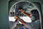 Militārais pilots pelna mazāk nekā lidsabiedrības kapteinis